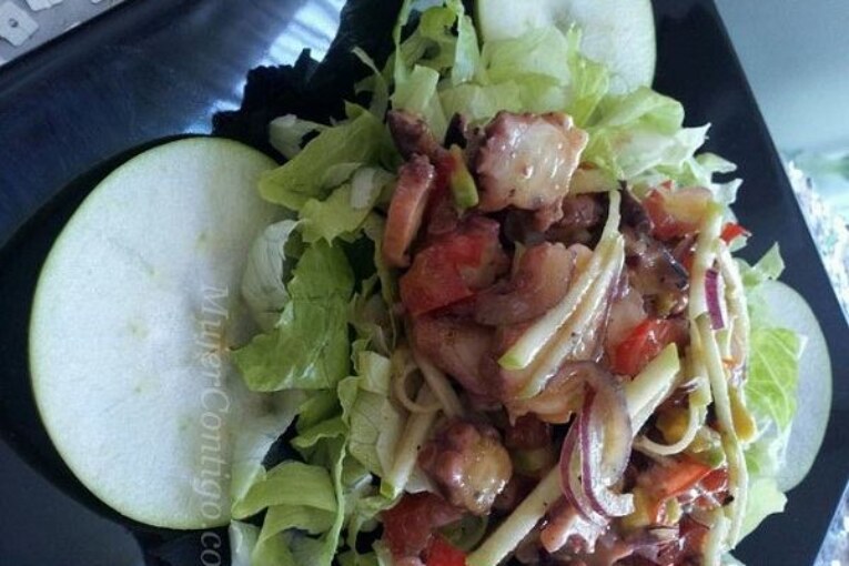 Ensalada de pulpo con manzanas